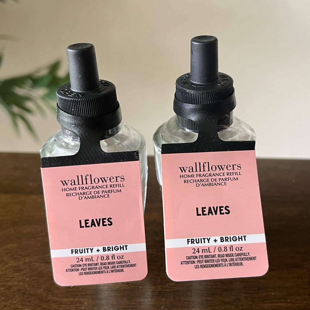 New Two White Barn Bath & Body Works Leaves Wallflowers Refills